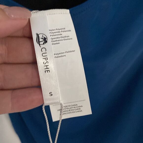 NWT- CUPSHE- deep blue halter twisted detail one piece- Size small - Picture 9 of 12